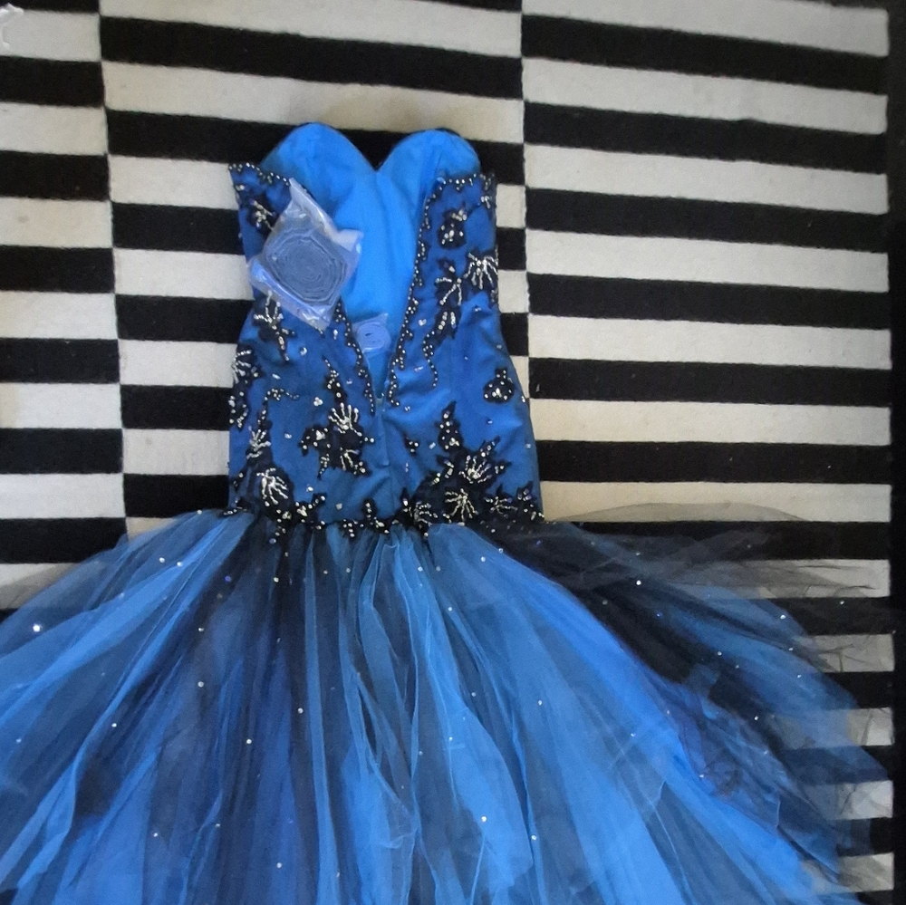 4 Madeline Gardener Blue and Black Prom Dress NwT - Picture 15 of 15